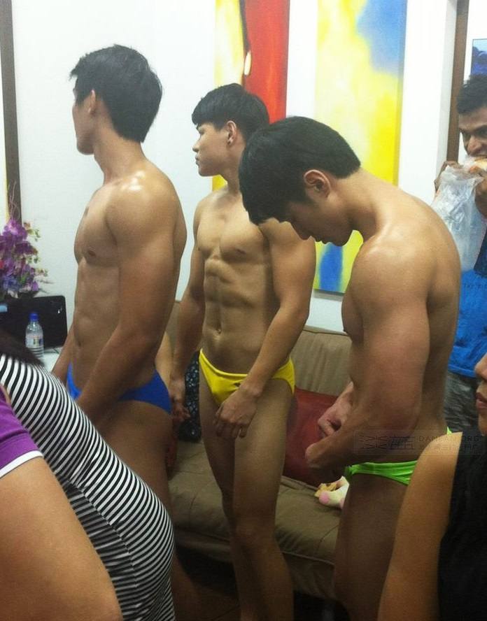 เบื้องหลัง^^
