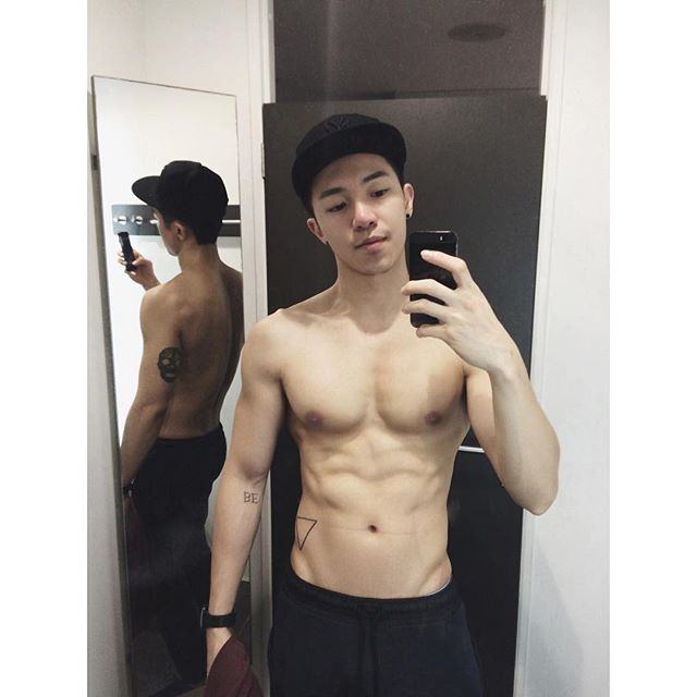 หนุ่มตี๋ล่ำ IG@XEXH