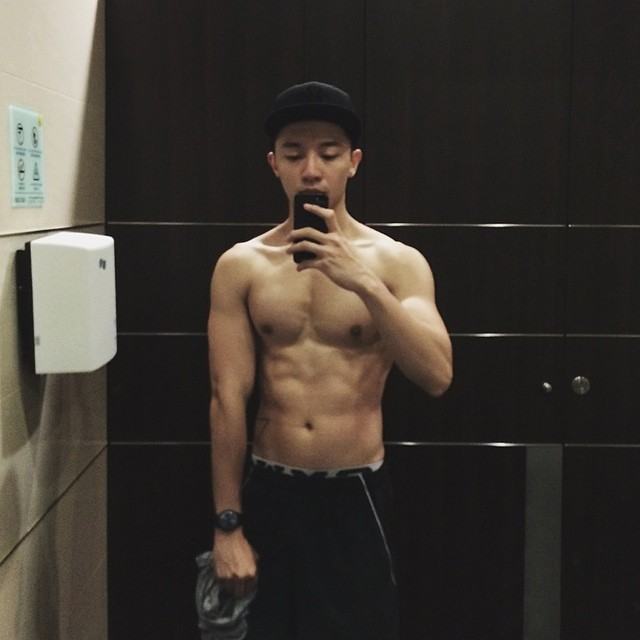 หนุ่มตี๋ล่ำ IG@XEXH