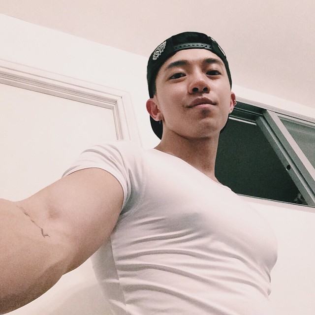 หนุ่มตี๋ล่ำ IG@XEXH