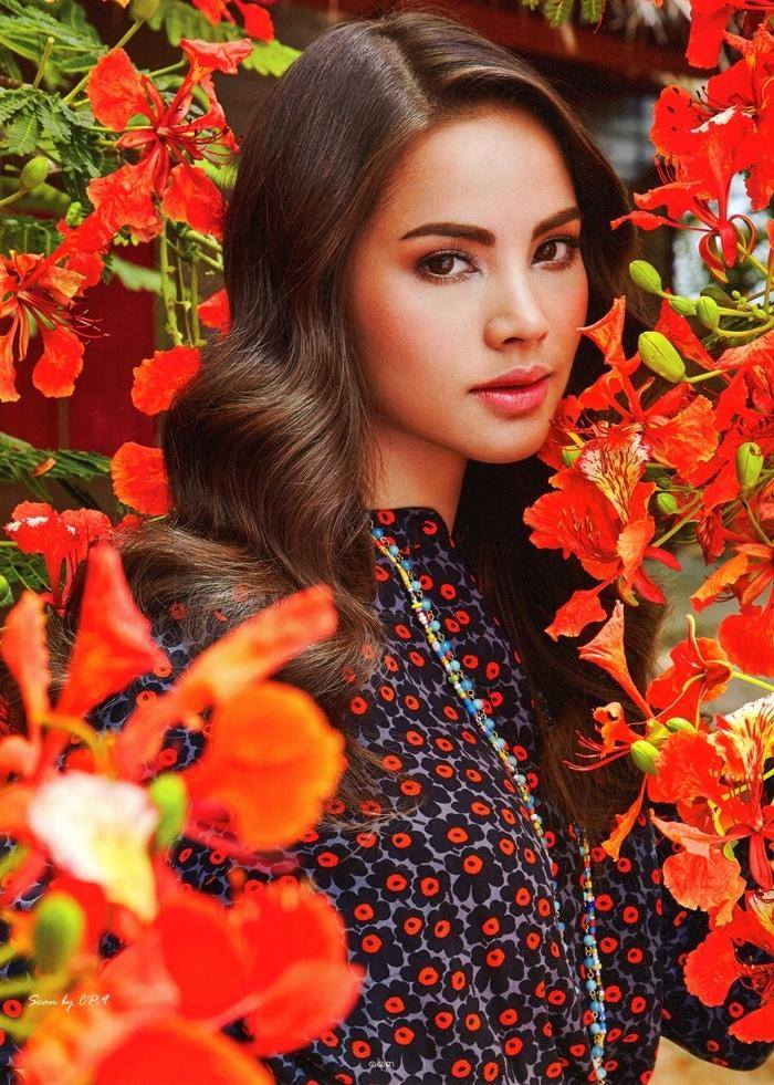 ญาญ่า-อุรัสยา @ พลอยแกมเพชร vol.24 no.566 August 2015