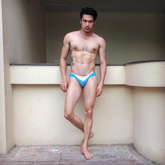 นายหนวด Phakin B.