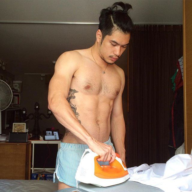 นายหนวด Phakin B.