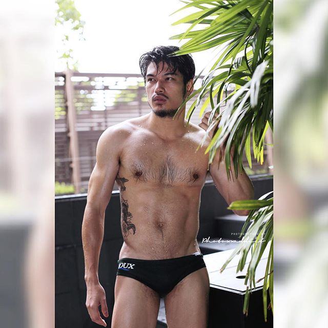 นายหนวด Phakin B.