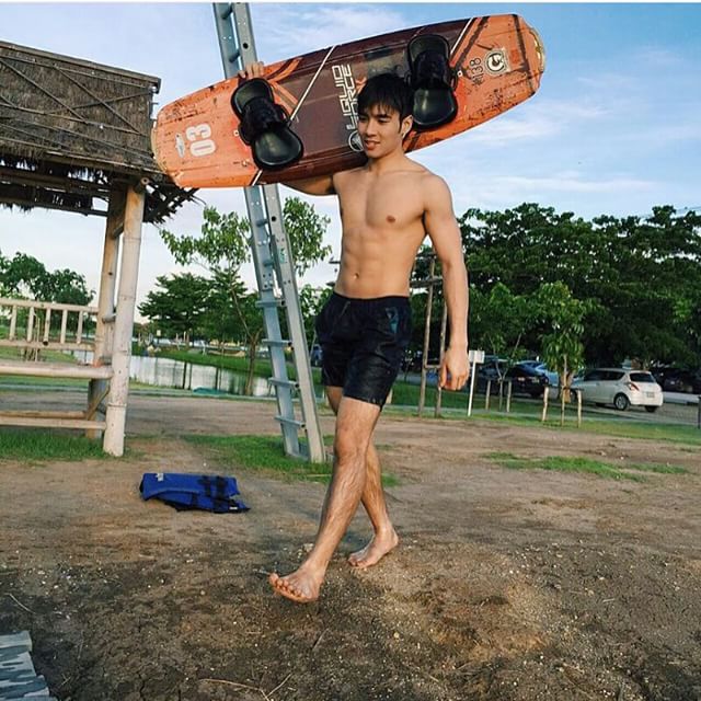 ส่อง IG หนุ่มซิกแพคขาวๆตุงๆ | ฟินเยยย_No.2