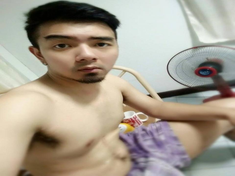 เลียแป๊บนะ