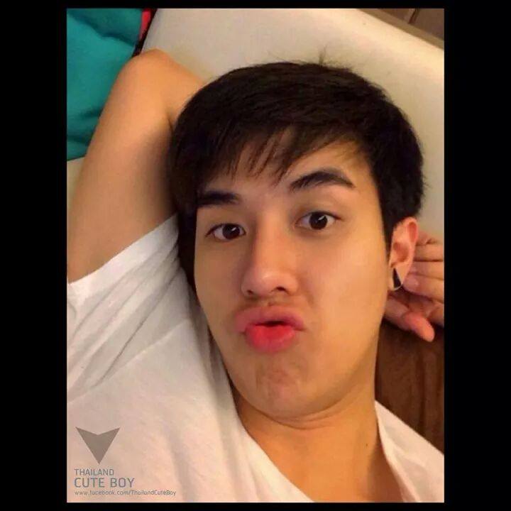 เลียแป๊บนะ