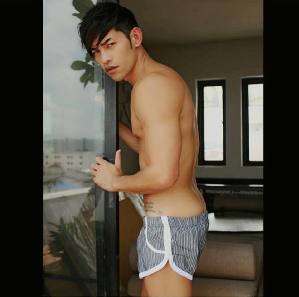 เลียแป๊บนะ