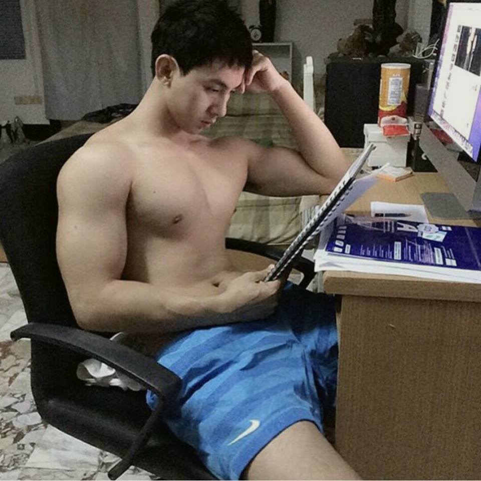 เลียแป๊บนะ