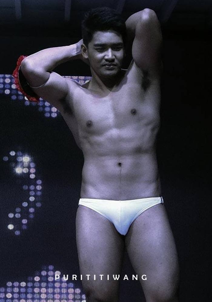 หนุ่มปินส์+Bikini