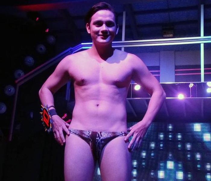 หนุ่มปินส์+Bikini