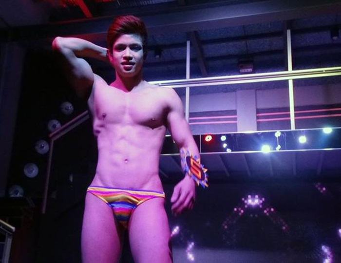 หนุ่มปินส์+Bikini