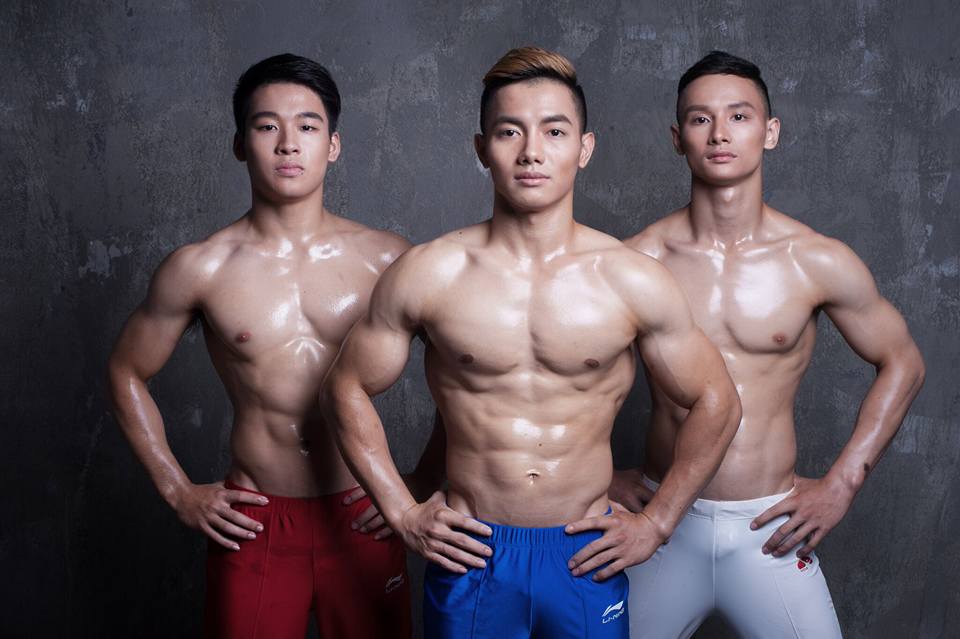 3หนุ่มนักยิมนาสติก
