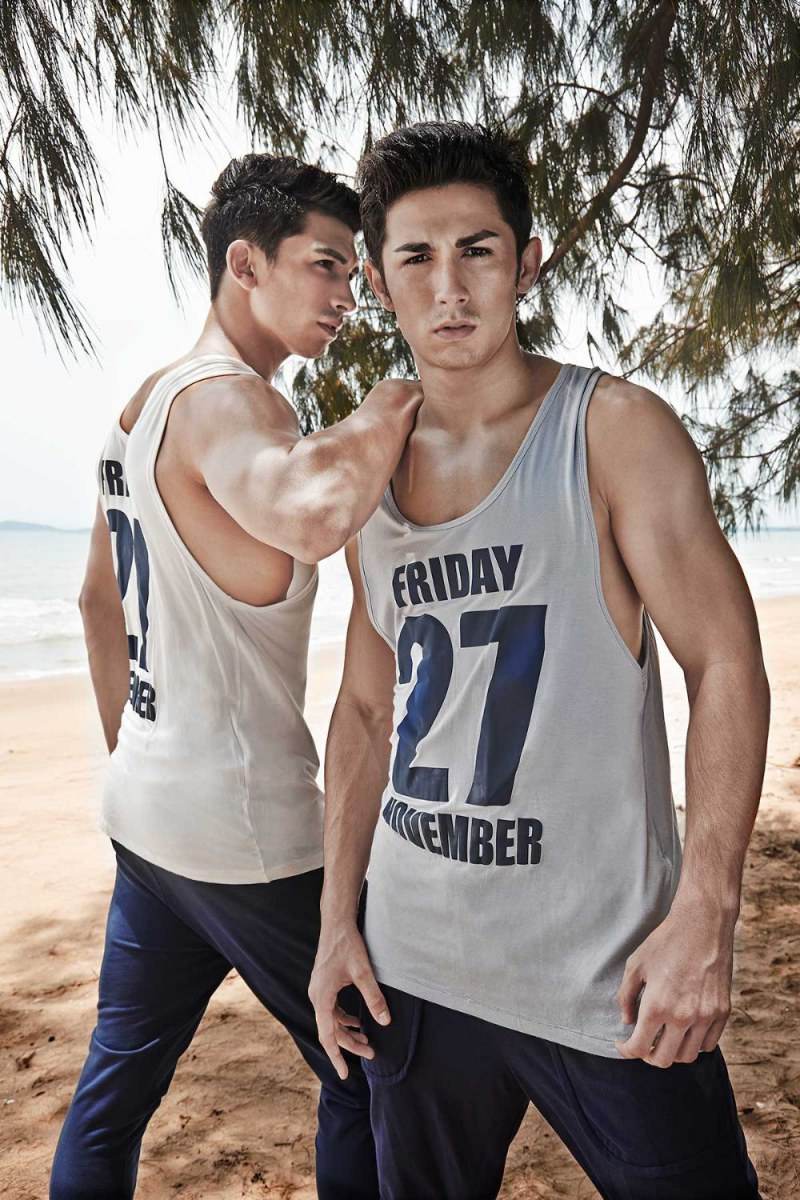 เลียหนุ่มหุ่นนักกีฬา