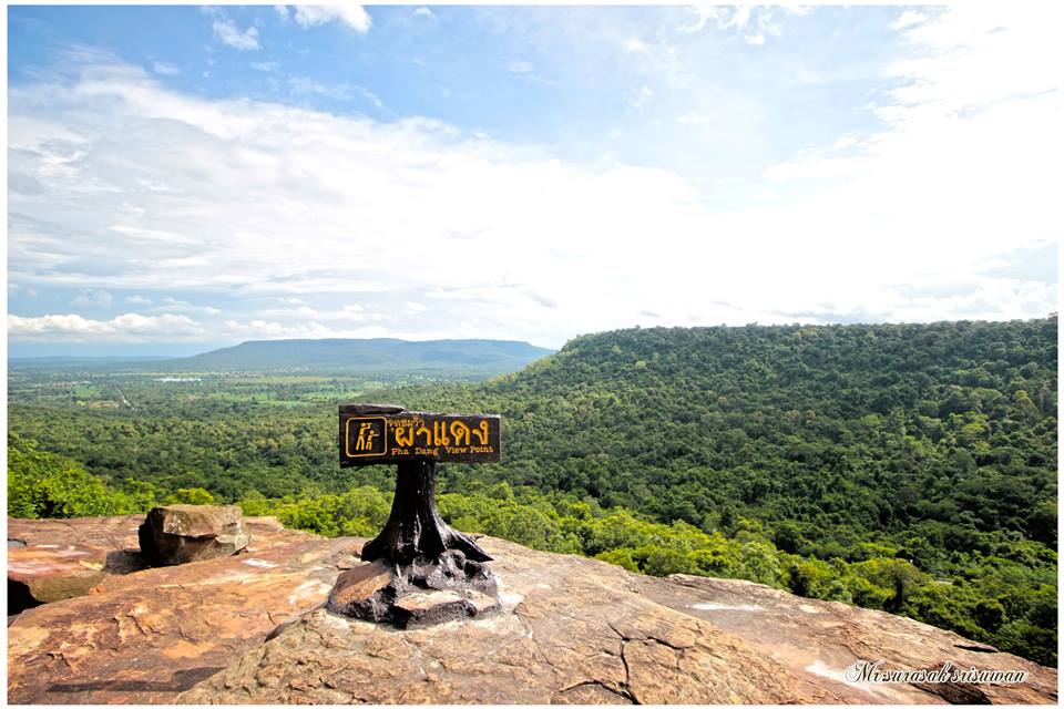 "ผาแดง" จุดชมวิวของบุรีรัมย์ที่ต้องห้ามพลาด