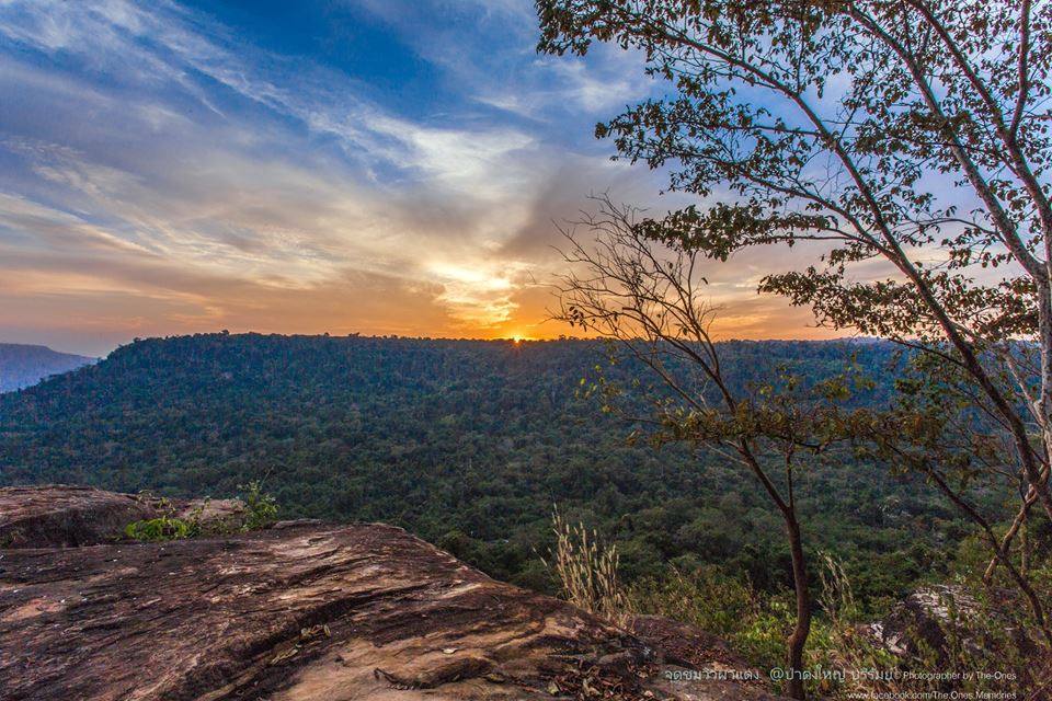 "ผาแดง" จุดชมวิวของบุรีรัมย์ที่ต้องห้ามพลาด