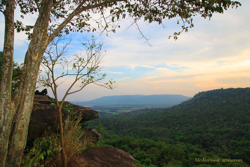 "ผาแดง" จุดชมวิวของบุรีรัมย์ที่ต้องห้ามพลาด