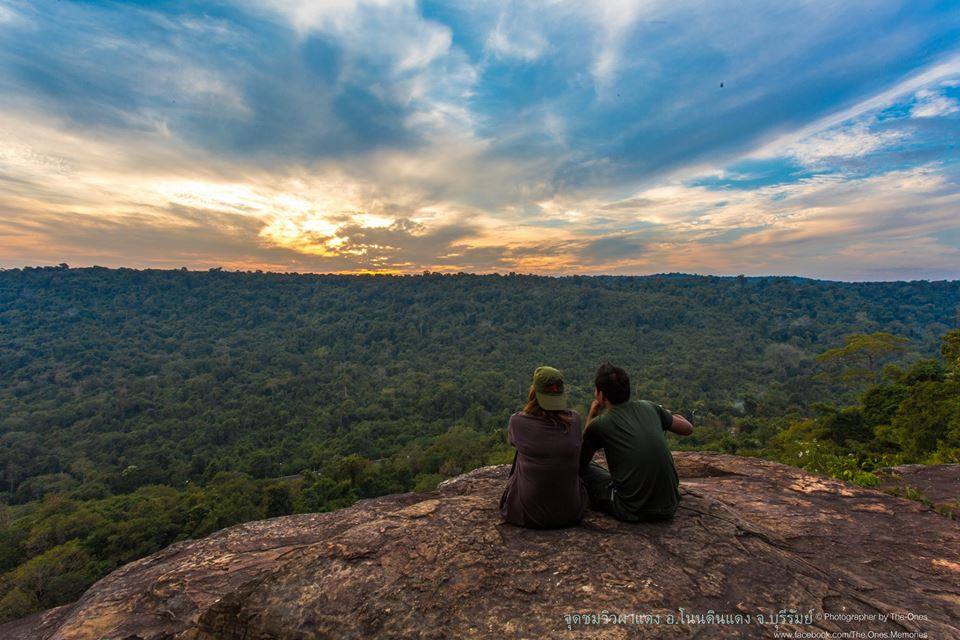 "ผาแดง" จุดชมวิวของบุรีรัมย์ที่ต้องห้ามพลาด