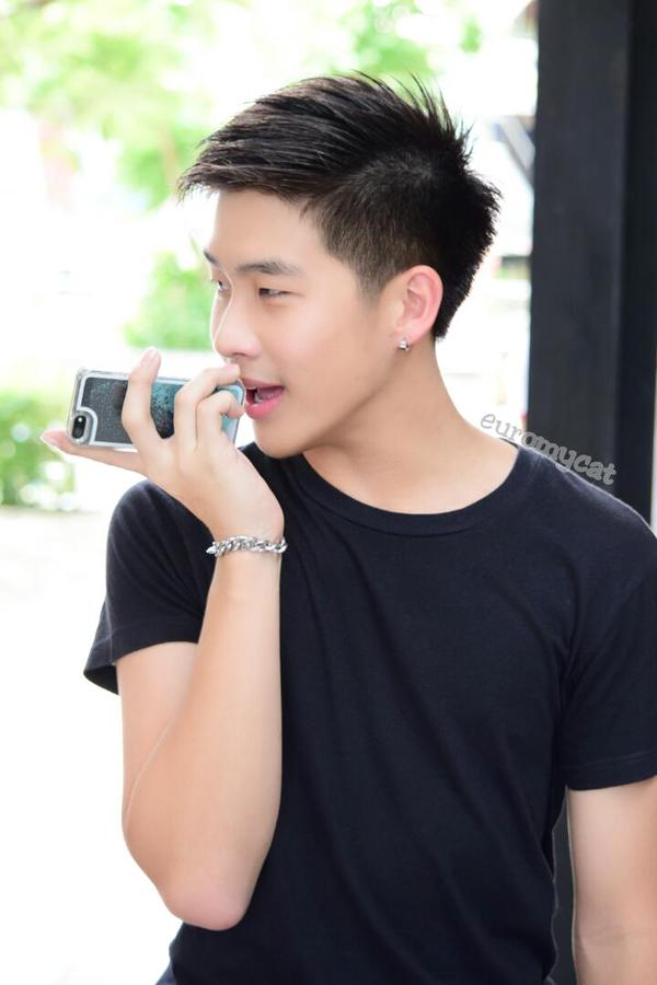 แบงค์ THEEWARA PANYATARA หนุ่มหล่อหน้าใสจาก Lovesick2 และ The School the series