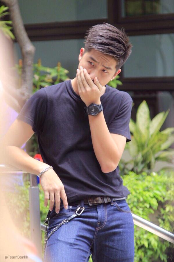 แบงค์ THEEWARA PANYATARA หนุ่มหล่อหน้าใสจาก Lovesick2 และ The School the series