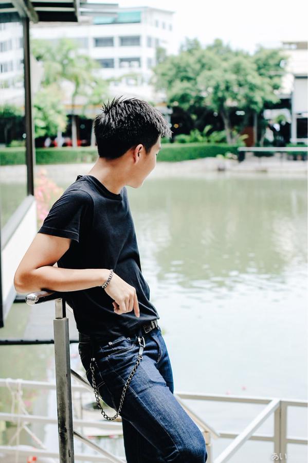 แบงค์ THEEWARA PANYATARA หนุ่มหล่อหน้าใสจาก Lovesick2 และ The School the series