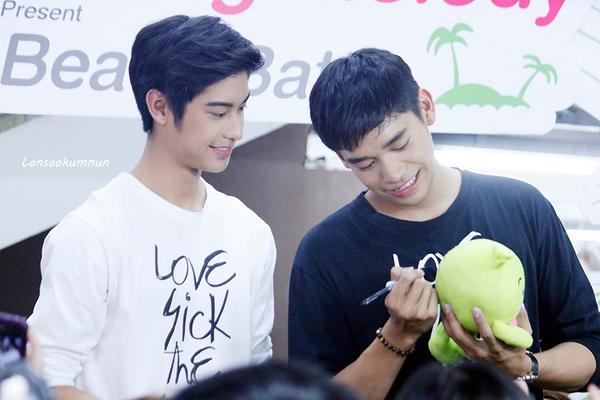 คู่จิ้น เงิน & ออกัส ใน Lovesick The Series 1-2