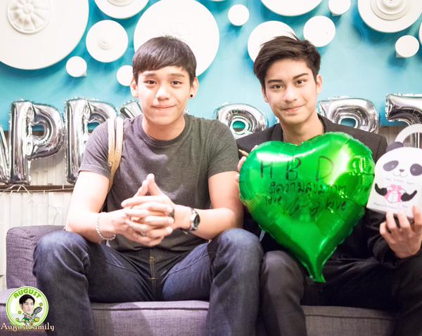 คู่จิ้น เงิน & ออกัส ใน Lovesick The Series 1-2