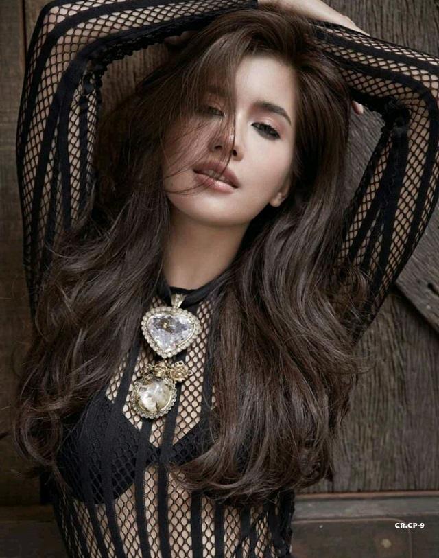 ปู ไปรยา @ HER WORLD vol.12 no.138 August 2015