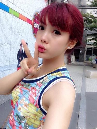 สาวๆกับผมสีแดงสุดจิ๊ด