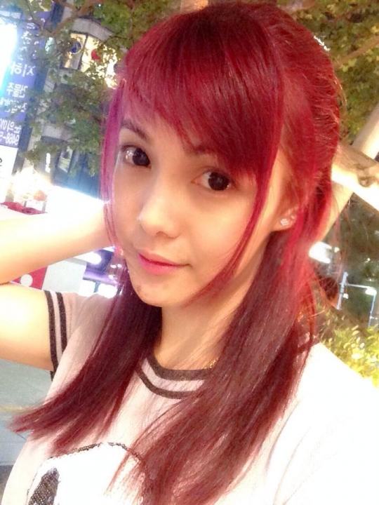 สาวๆกับผมสีแดงสุดจิ๊ด