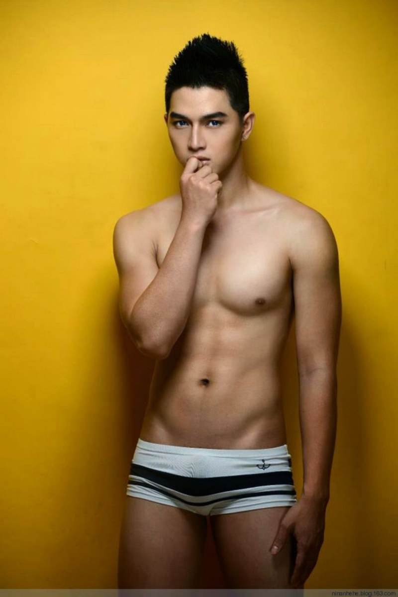 เต็มอิ่ม Philip Huynh