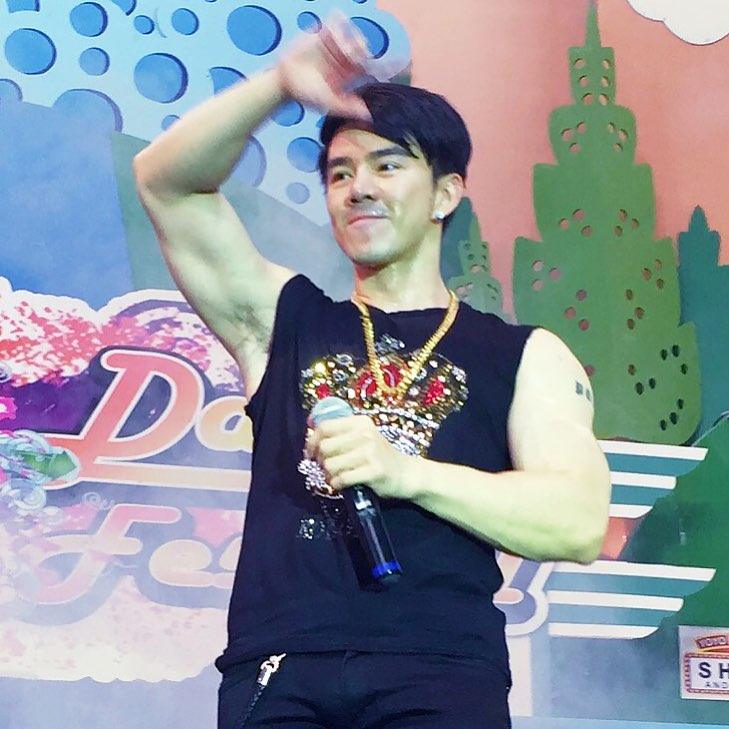 ลิ้น เป็นตะคริวเลยที่เดียว