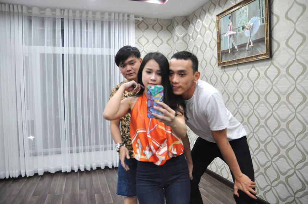 Koolcheng Trịnh Tú Trung - Reality show "Cùng Nhau Toả Sáng" 1st show