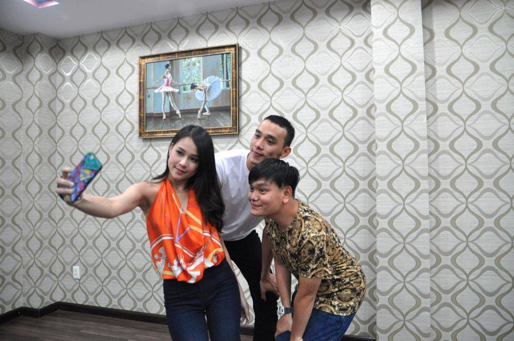 Koolcheng Trịnh Tú Trung - Reality show "Cùng Nhau Toả Sáng" 1st show