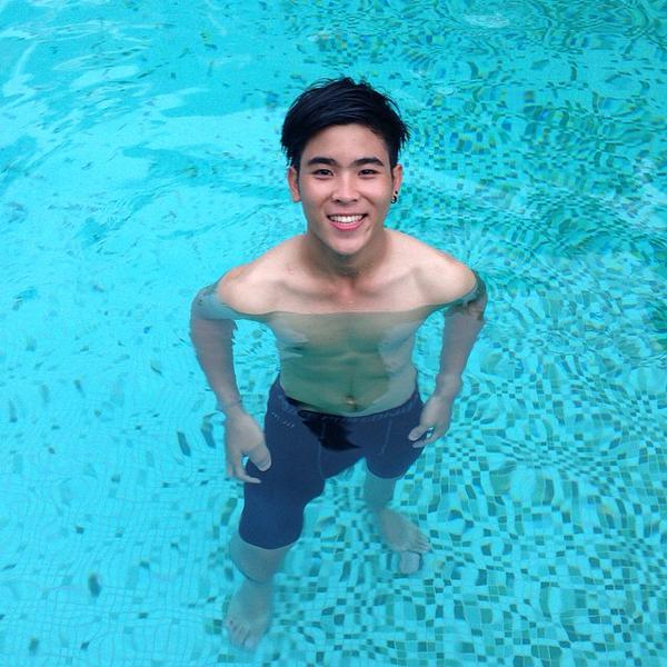 แซบยามเที่ยง