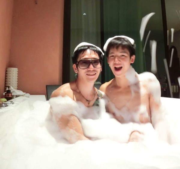 แซบยามเที่ยง
