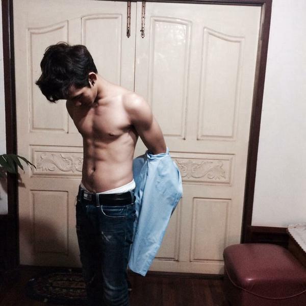 แซบยามเที่ยง