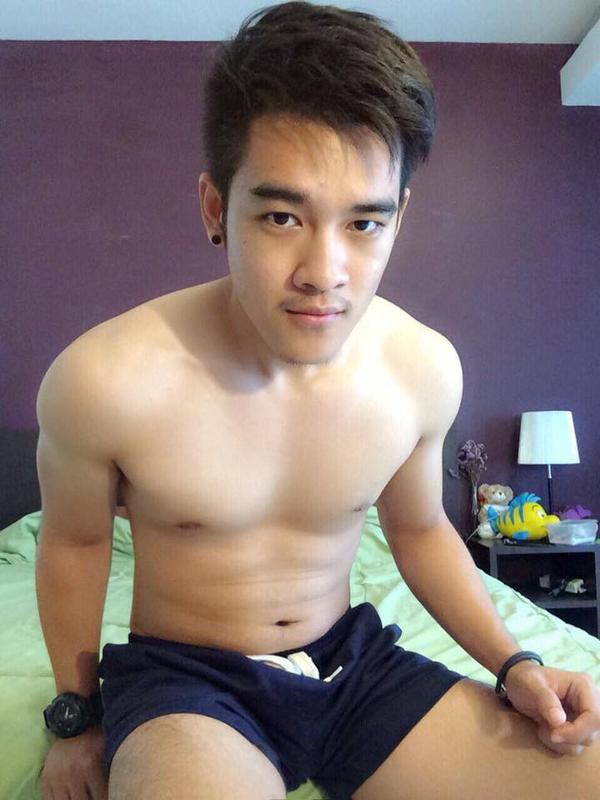 แซบยามเที่ยง