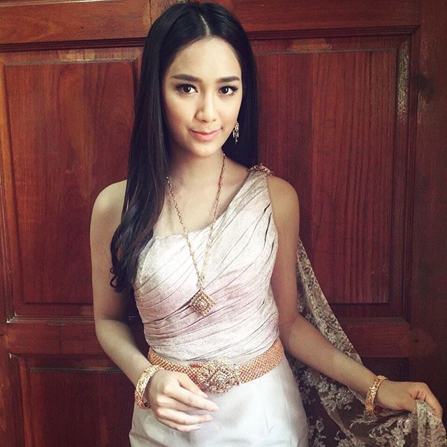 ฉากเด็ด ! แม็กกี้ อาภา เปลือยอกสังเวย งูเจ้า ในแม่เบี้ย