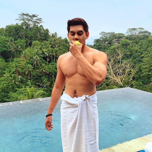 สูง ล่ำ Rob Rattapon