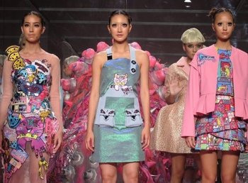 จำได้มั้ย? แพนเค้ก เขมนิจ แต่งหน้าสวยแปลกแหวกแนวมาก!ในงาน Elle Fashion 2015