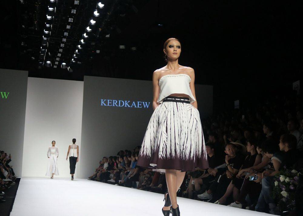 OPEN SHOW THE ULTIMATE ELLE FASHION WEEK THAILAND 2015