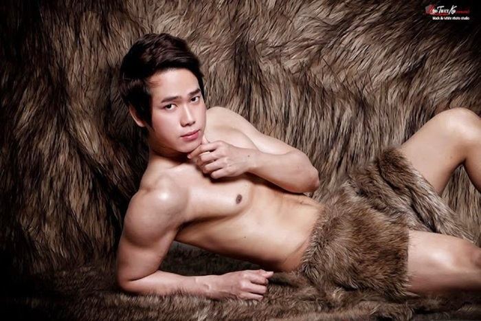 หนุ่มเมียนมาร์ Kyaw Zin