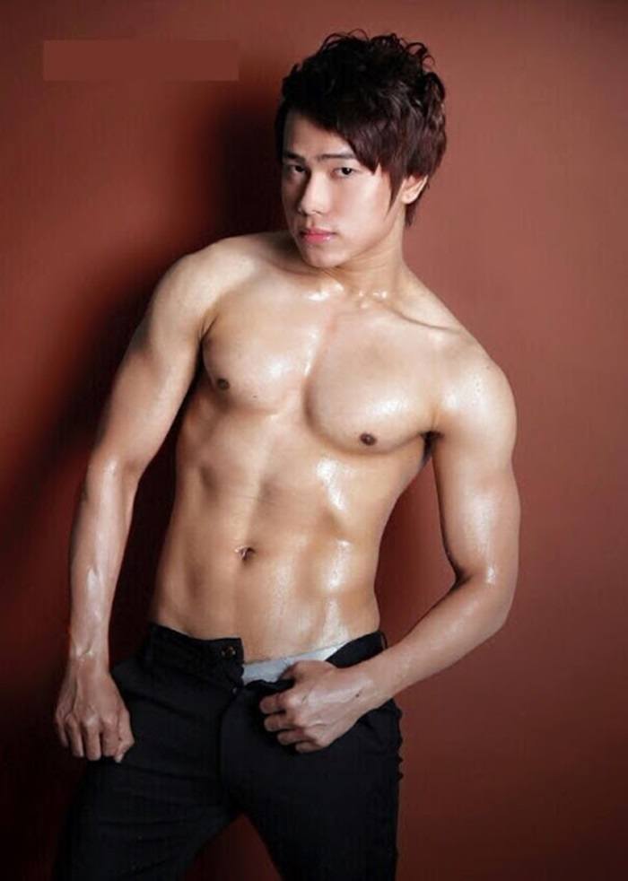 หนุ่มเมียนมาร์ Kyaw Zin
