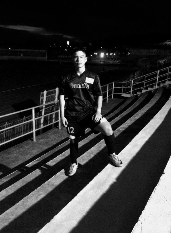 แมนๆเล่นบอลกันครัช