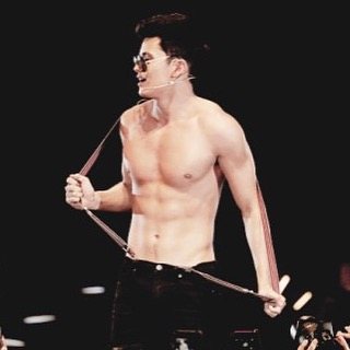 หนุ่มปินส์หุ่นแซ่บๆ @Cosmo Carnival