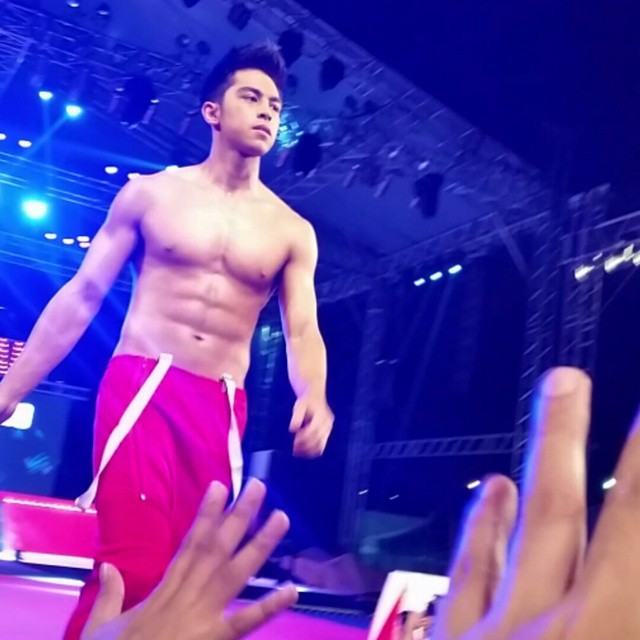 หนุ่มปินส์หุ่นแซ่บๆ @Cosmo Carnival