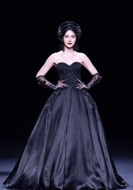 ดุจนางพญา ใหม่ ดาวิกา โฮร์เน่