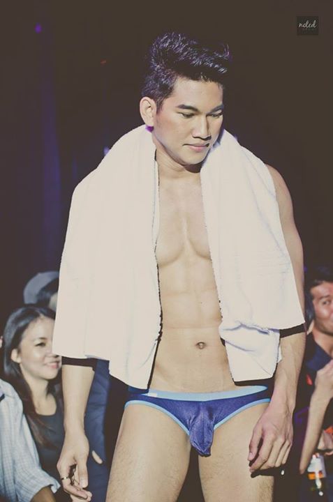 หนุ่ม @It's 3Some thing
