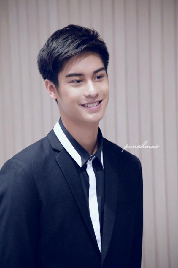 "ออกัส"ทำไมหล่อขนาดนี้!!! (นักแสดงจาก Lovesick และ Water boyy ภาคพิเศษ)